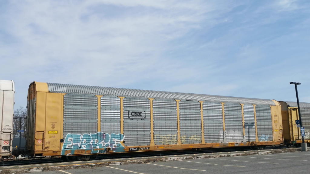 CSX B21650 (Body) TTGX 715718 (Flat)